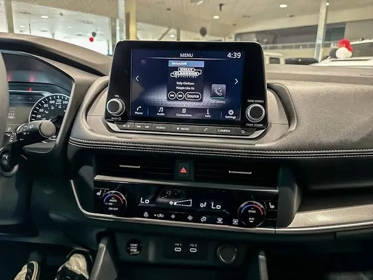 2024 Nissan Rogue - Image 7 of 18