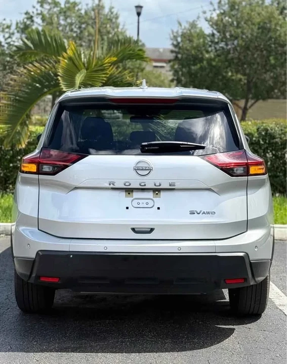 2024 Nissan Rogue - Image 3 of 8