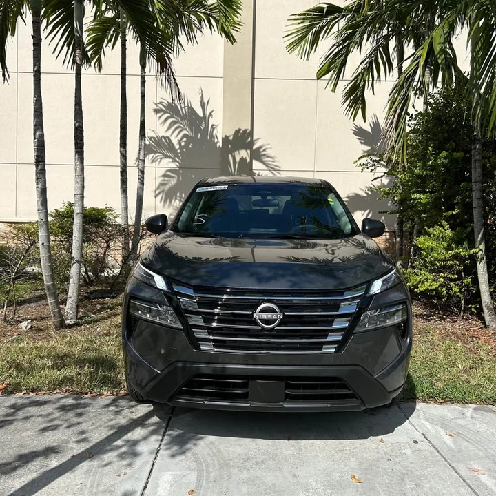 2024 Nissan Rogue - Image 2 of 11