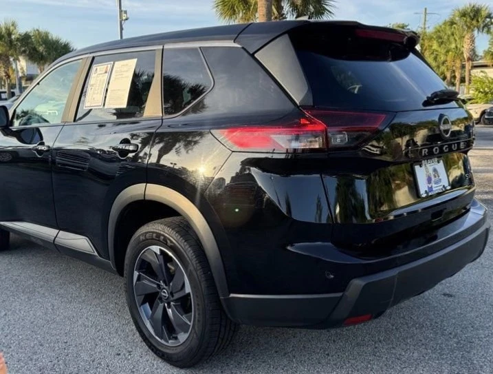 2024 Nissan Rogue - Image 4 of 12