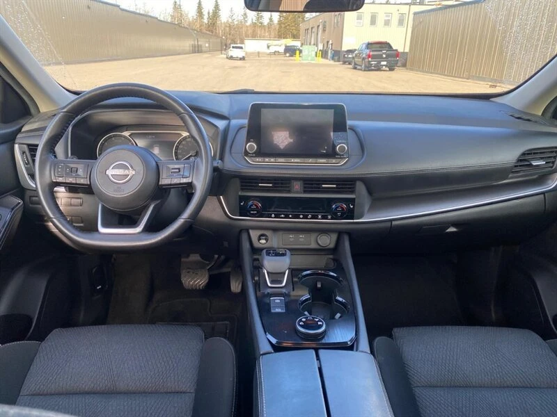 2024 Nissan Rogue - Image 10 of 17