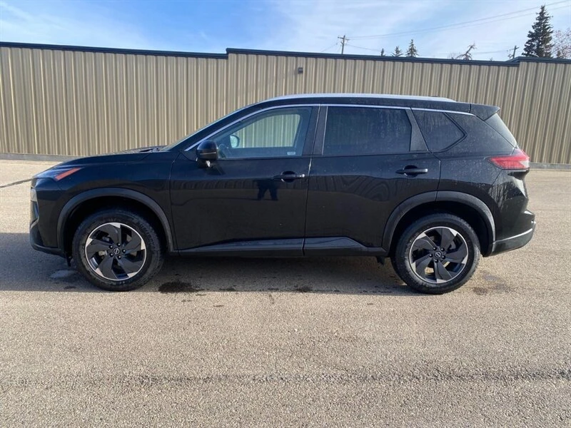 2024 Nissan Rogue - Image 2 of 17