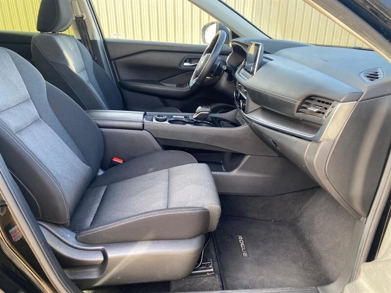 2024 Nissan Rogue - Image 15 of 17