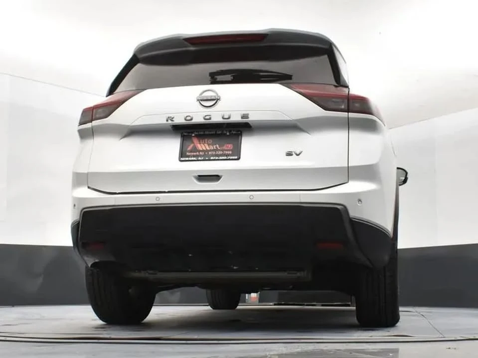 2024 Nissan Rogue - Image 13 of 20