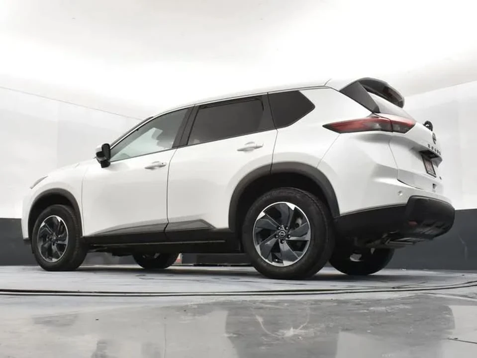 2024 Nissan Rogue - Image 12 of 20