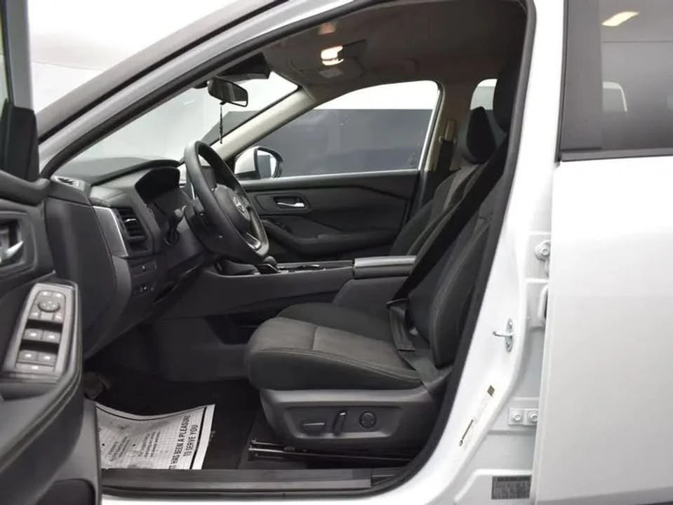 2024 Nissan Rogue - Image 14 of 20