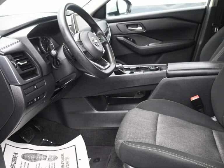 2024 Nissan Rogue - Image 3 of 4
