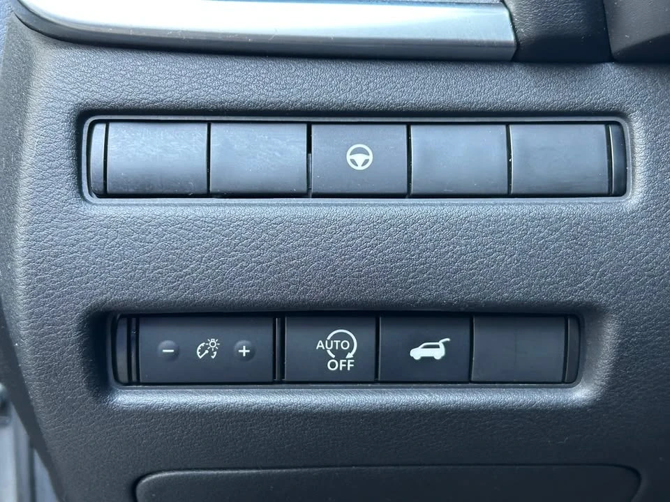 2024 Nissan Rogue - Image 10 of 20