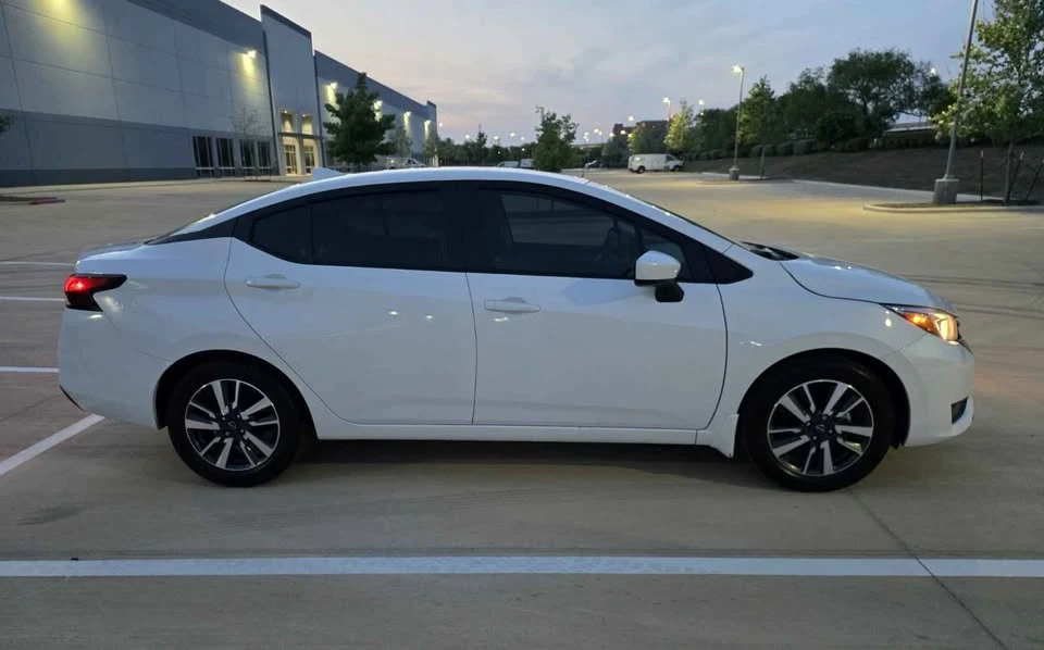 2024 Nissan Versa - Image 10 of 19
