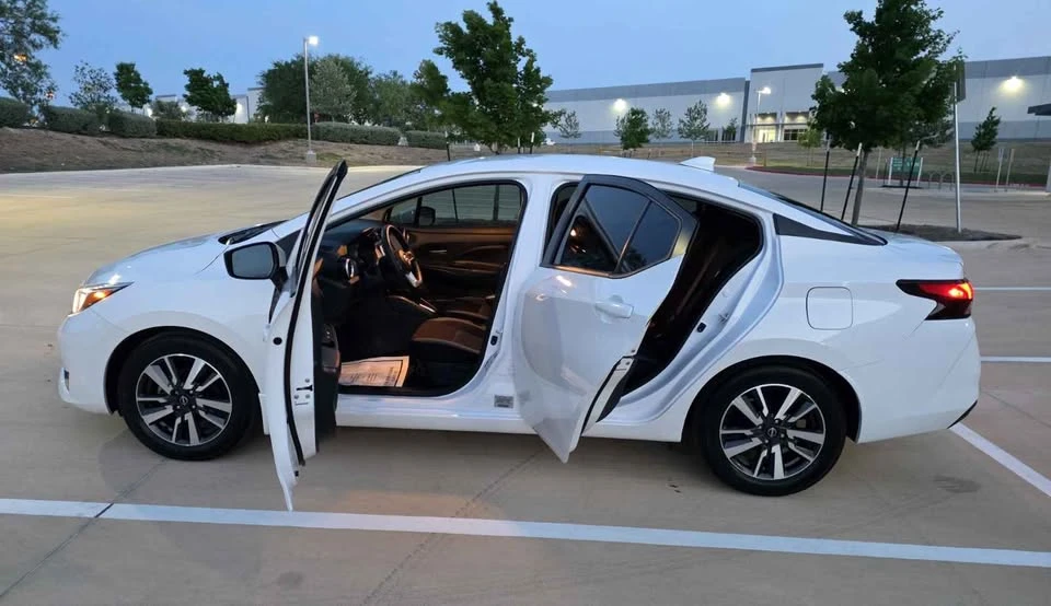 2024 Nissan Versa - Image 12 of 19