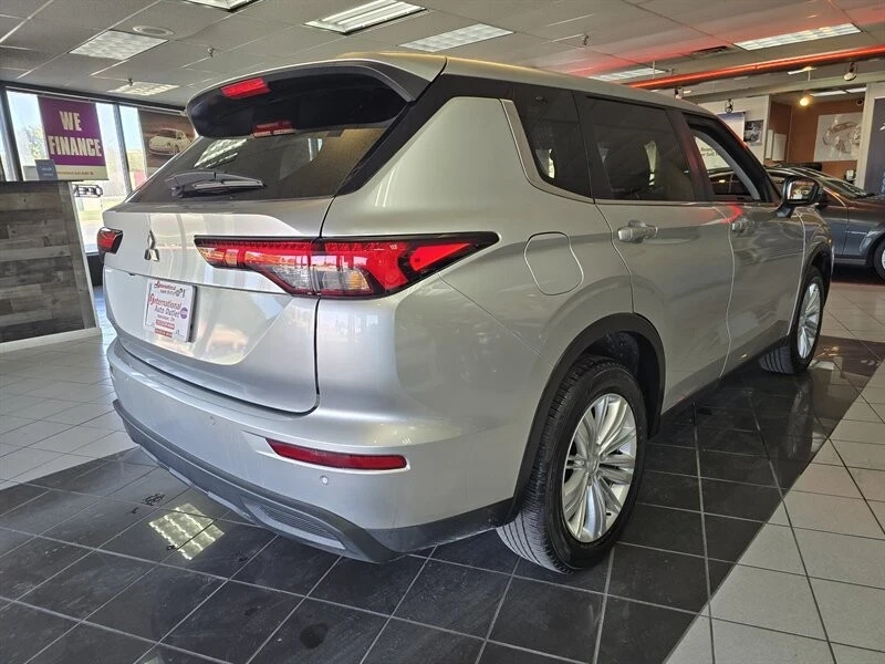 2024 Mitsubishi Outlander - Image 4 of 4