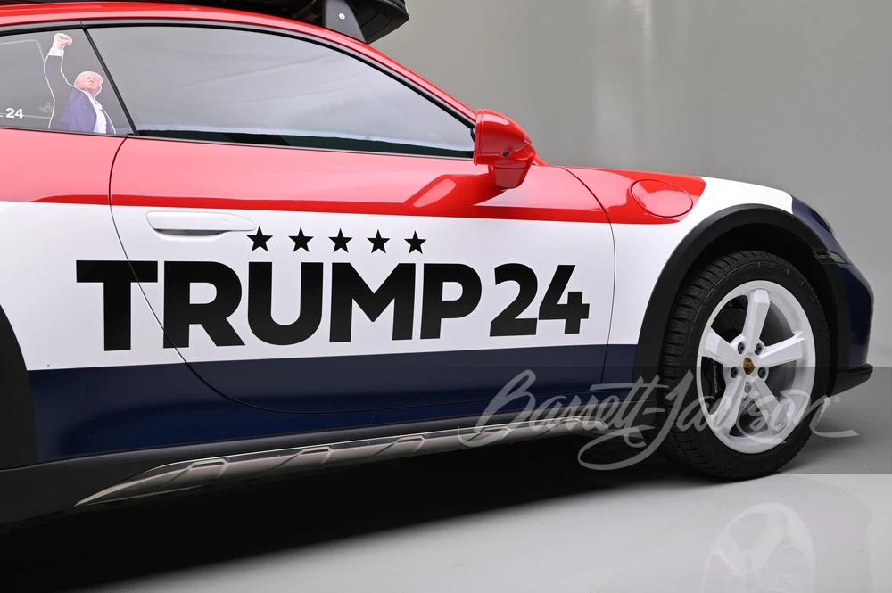2024 Porsche 992 Dakar - Image 8 of 26