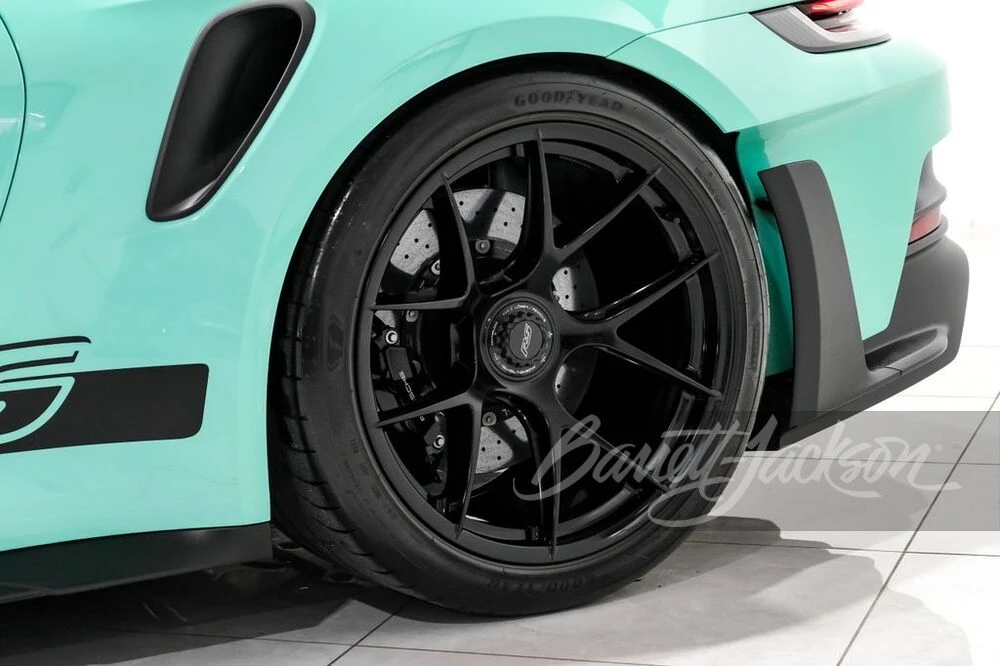 2024 Porsche 992 GT3 RS - Image 19 of 31