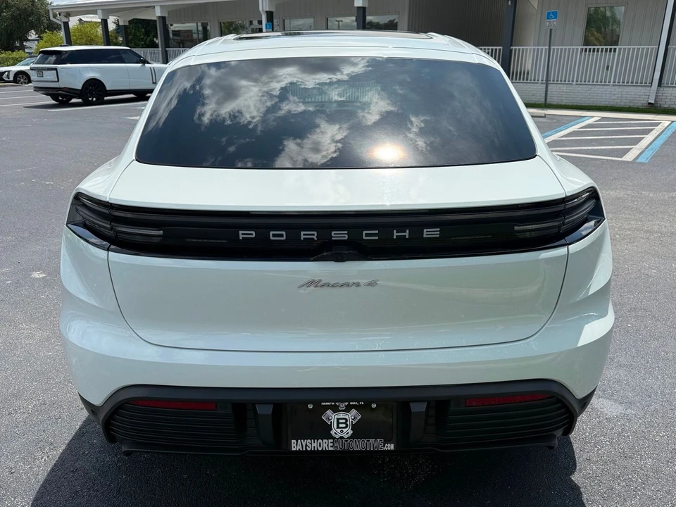 2024 Porsche Macan Electric - Image 7 of 12