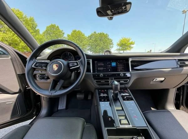 2024 Porsche Macan - Image 14 of 19