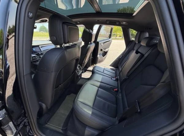 2024 Porsche Macan - Image 13 of 19