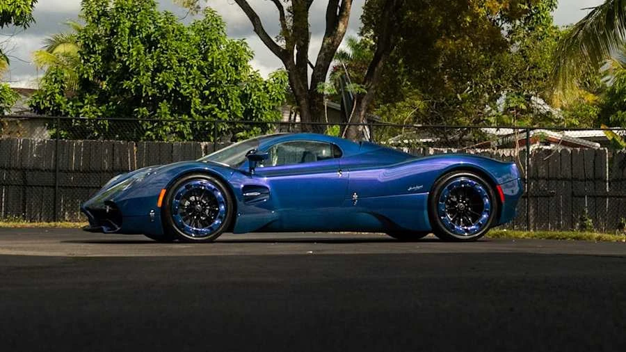 2024 Pagani Utopia - Image 2 of 31