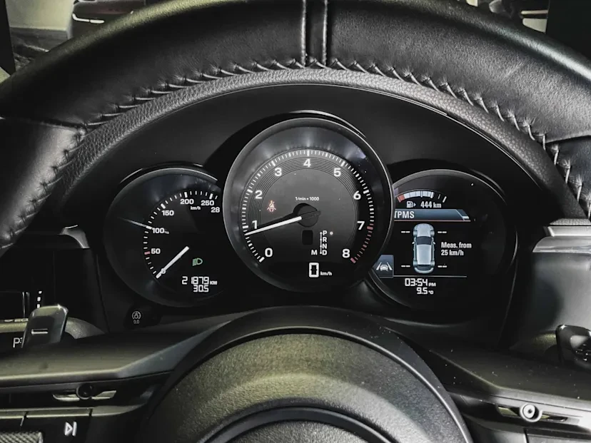 2024 Porsche Macan - Image 8 of 15