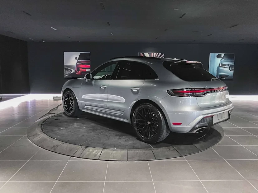 2024 Porsche Macan - Image 3 of 15