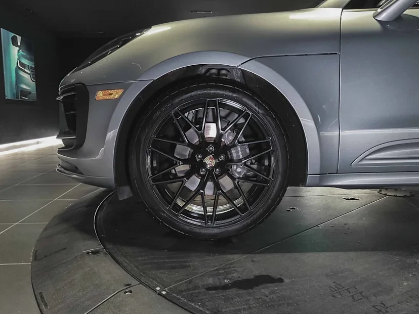 2024 Porsche Macan - Image 5 of 15