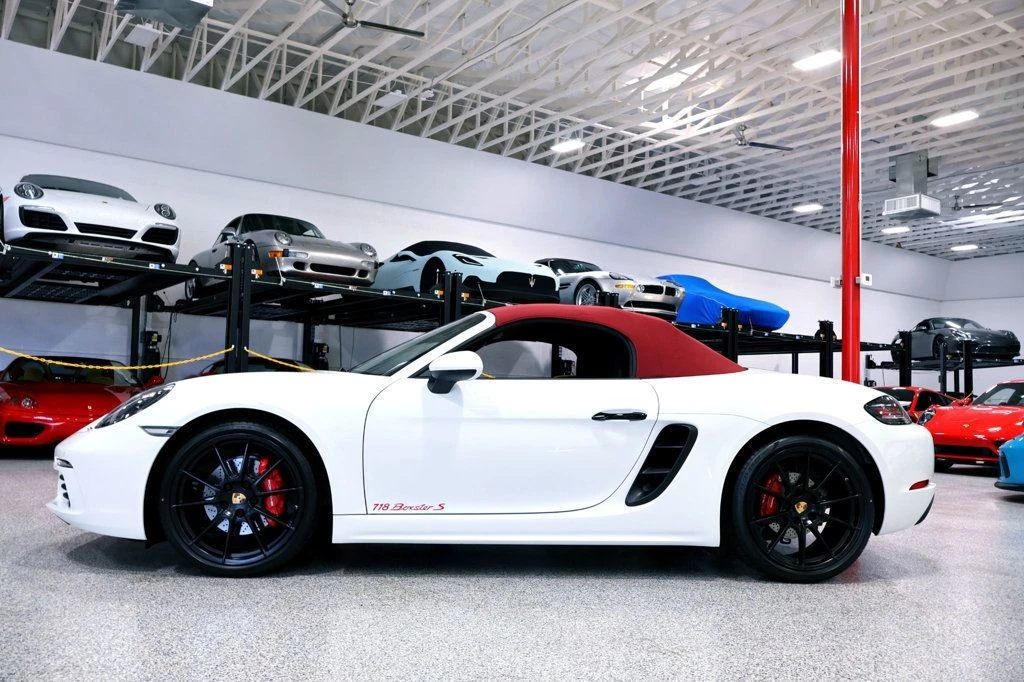 2024 Porsche - Image 3 of 12