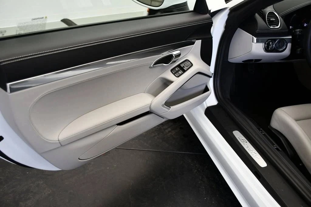 2024 Porsche 718 Boxster - Image 4 of 5