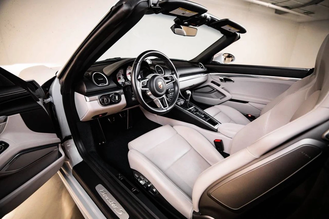 2024 Porsche 718 Boxster S - Image 4 of 5
