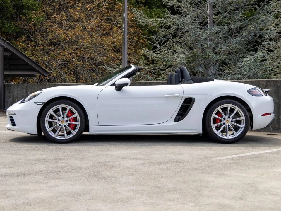 2024 Porsche 718 Boxster S - Image 2 of 4