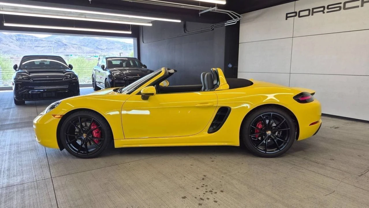 2024 Porsche 718 Boxster S - Image 2 of 4