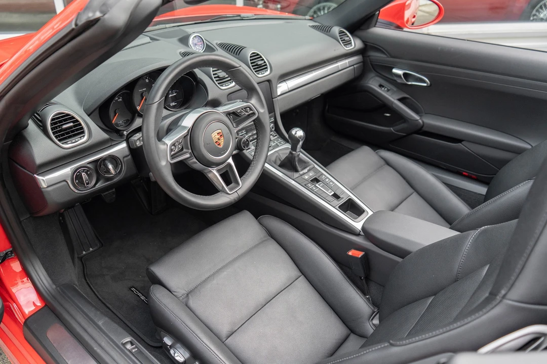 2024 Porsche 718 Boxster - Image 10 of 21