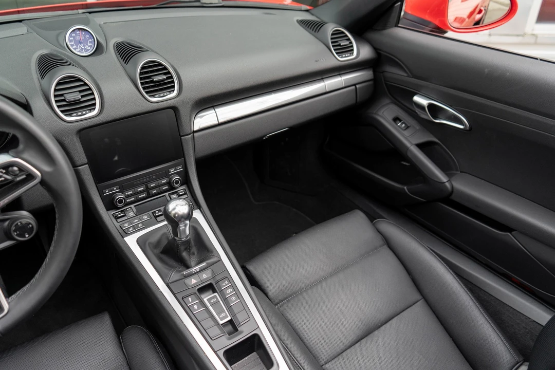 2024 Porsche 718 Boxster - Image 18 of 21