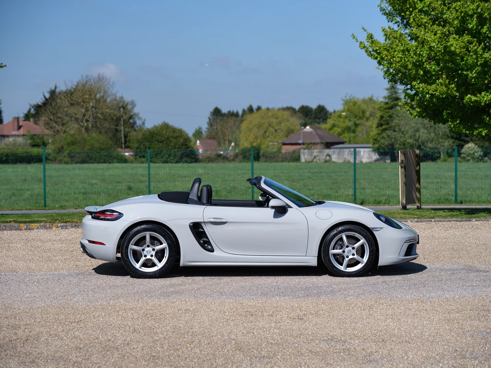 2024 Porsche 718 Boxster - Image 8 of 31