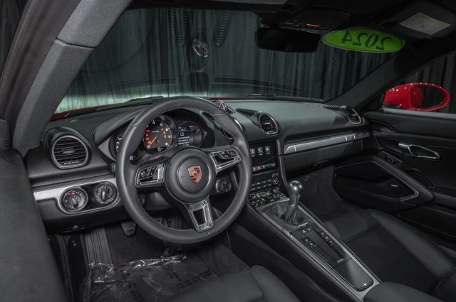 2024 Porsche 718 Cayman - Image 16 of 20