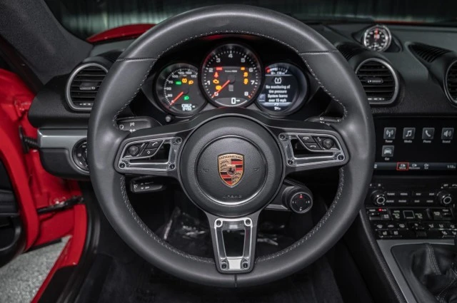 2024 Porsche 718 Cayman - Image 18 of 20