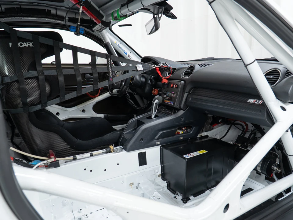 1994 Porsche 718 Cayman GT4 RS Clubsport - Image 28 of 31