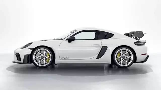 2024 Porsche 718 Cayman GT4 RS - Image 15 of 31