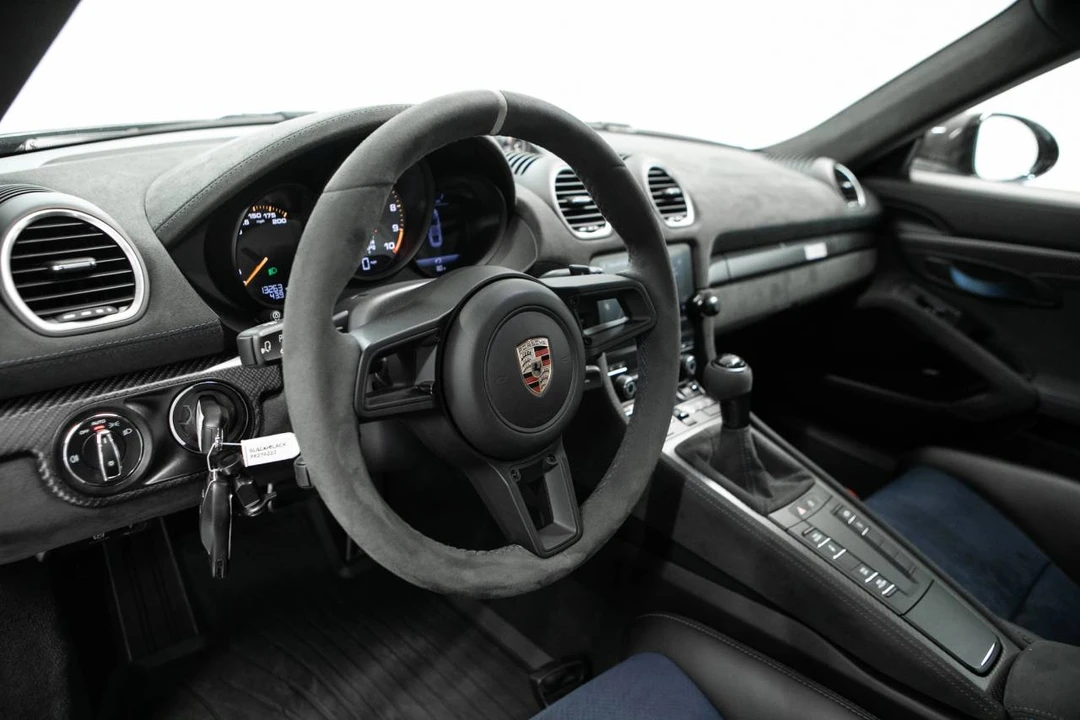 2024 Porsche 718 Cayman GT4 RS - Image 4 of 5