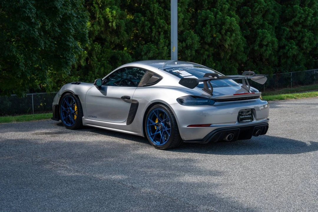 2024 Porsche 718 Cayman GT4 RS - Image 3 of 4