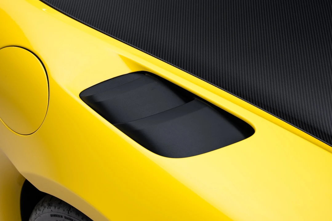 2024 Porsche - Image 16 of 31