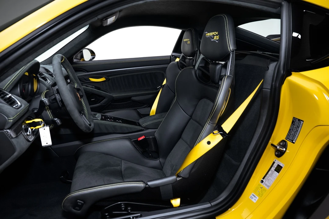 2024 Porsche - Image 18 of 31