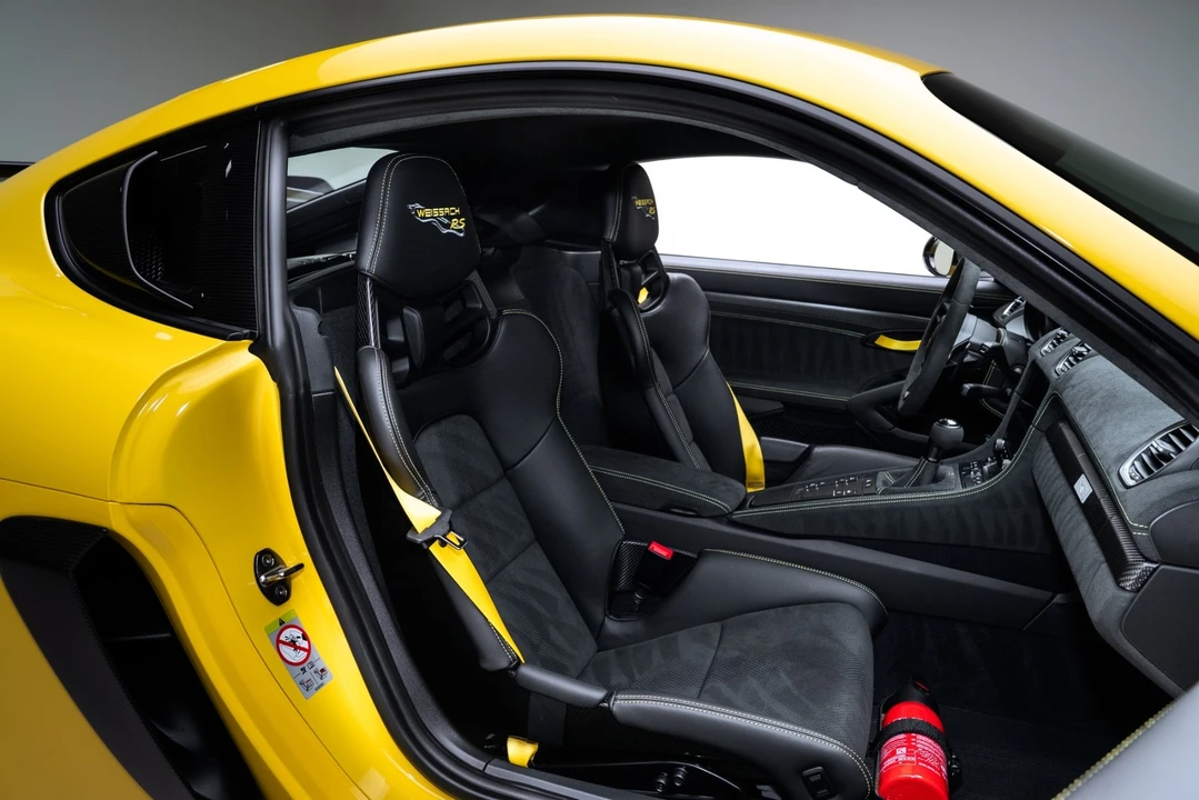 2024 Porsche - Image 19 of 31