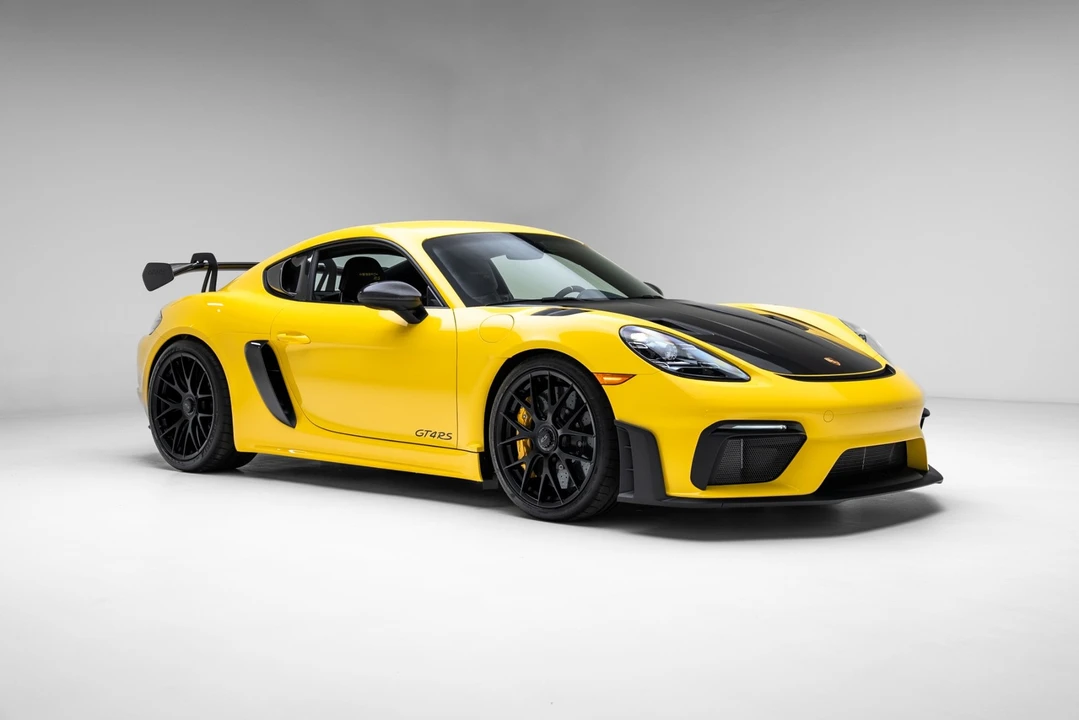 2024 Porsche - Image 9 of 31