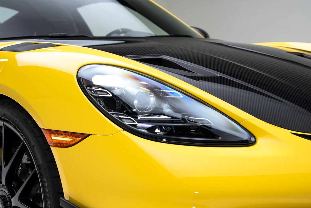2024 Porsche - Image 10 of 31