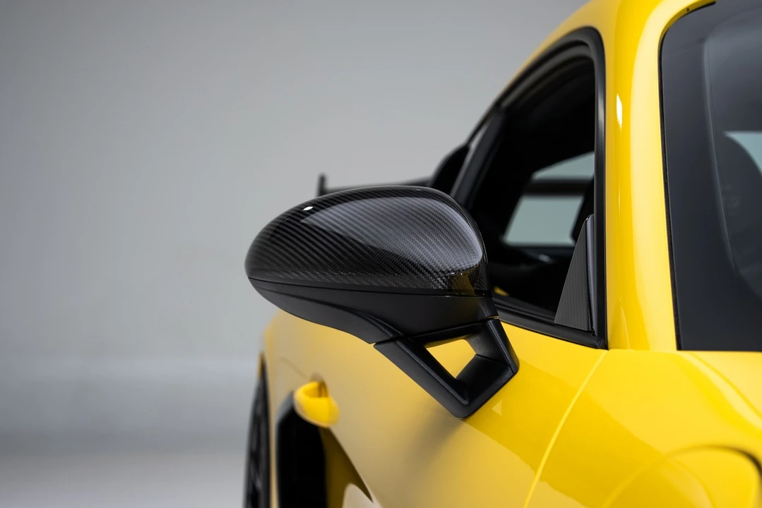 2024 Porsche - Image 17 of 31