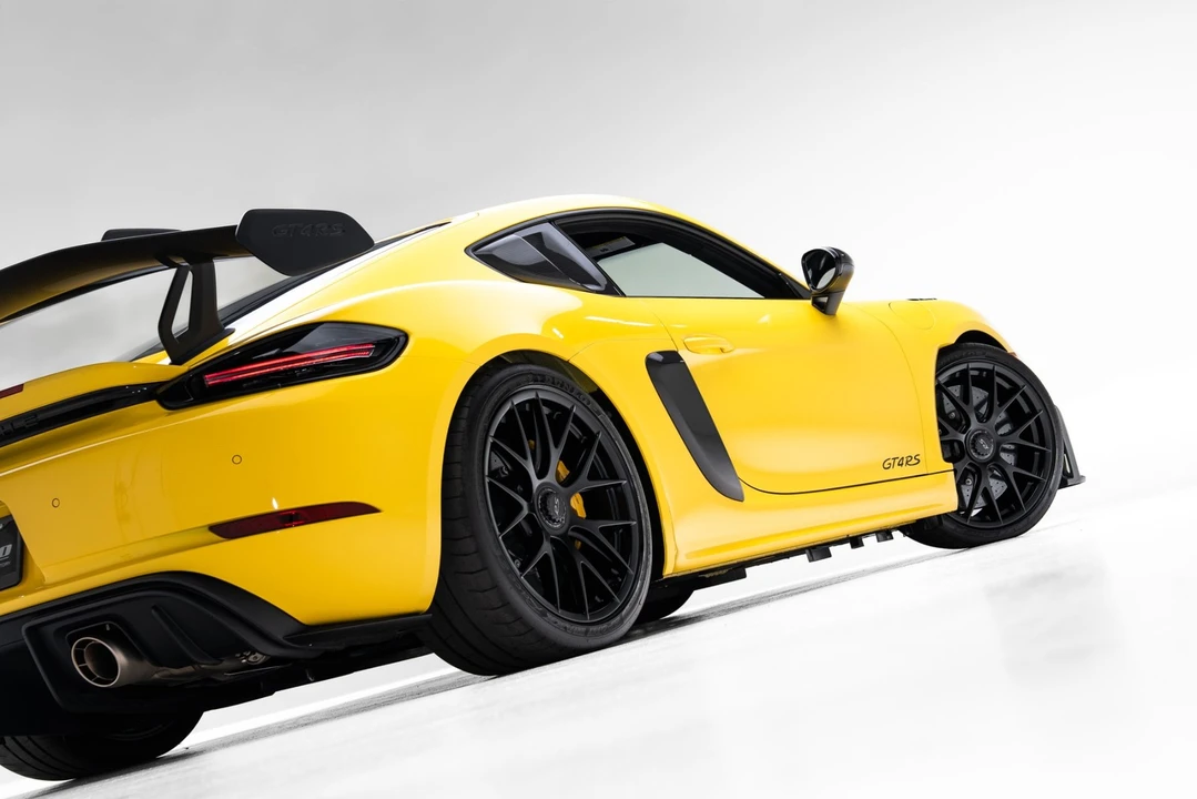 2024 Porsche - Image 4 of 31