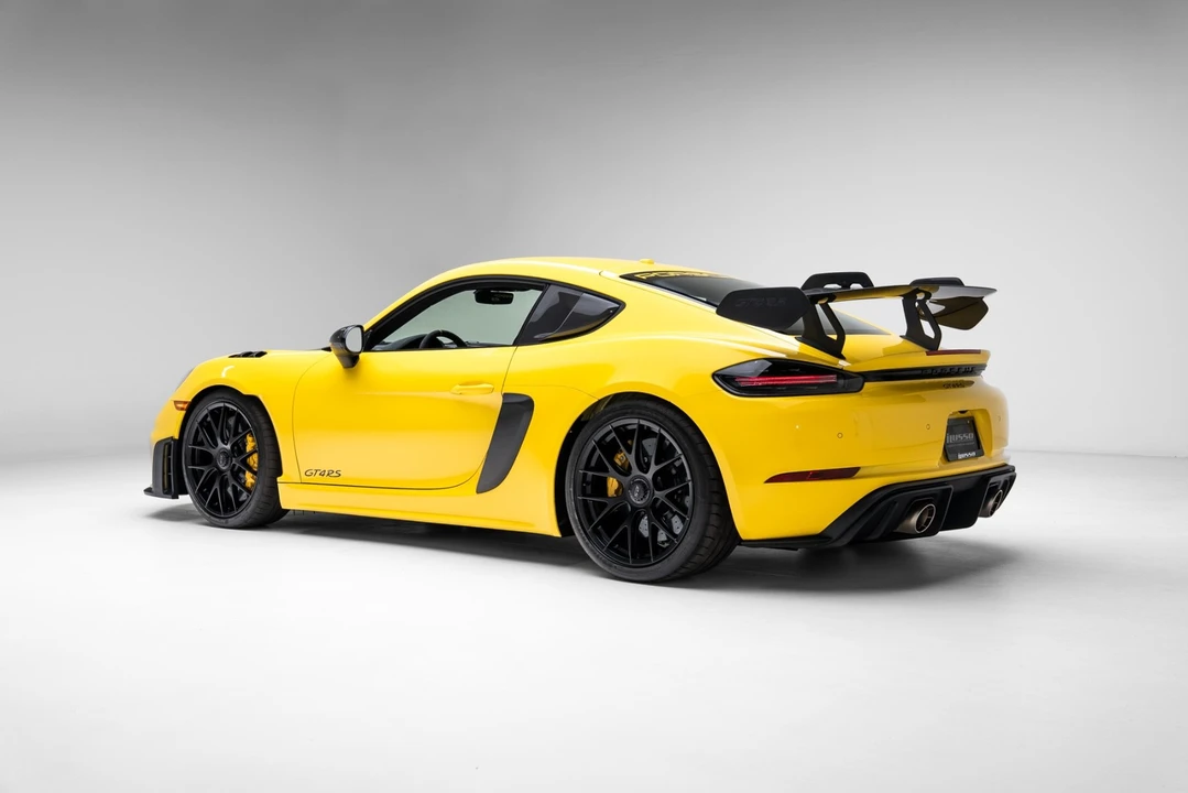 2024 Porsche - Image 29 of 31