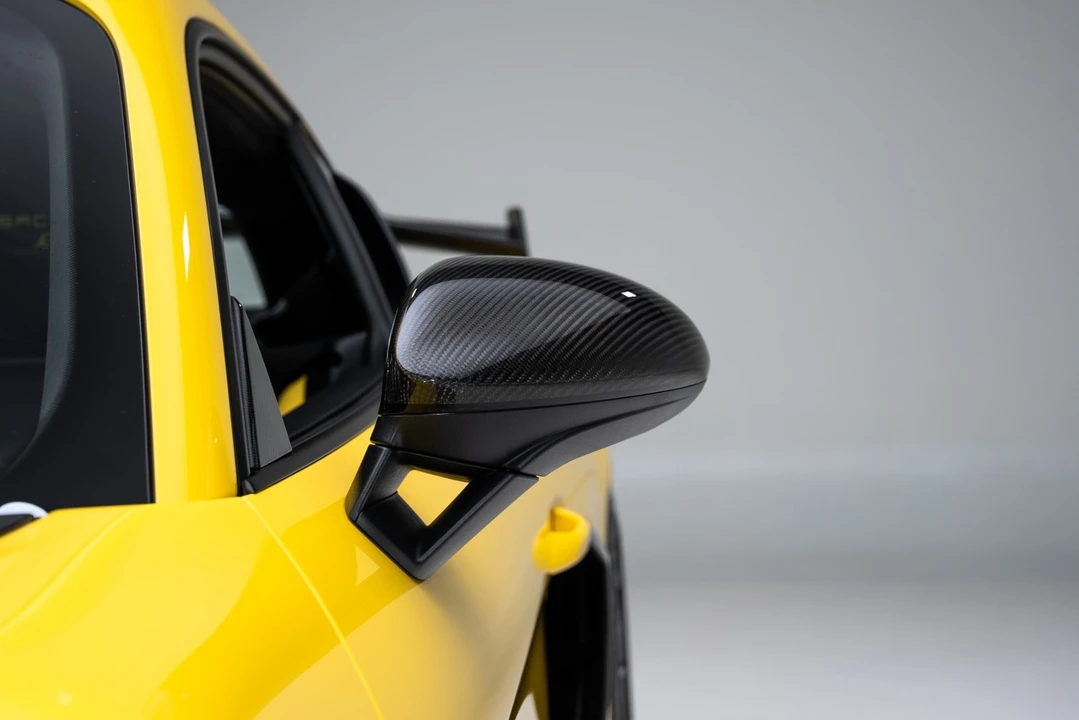 2024 Porsche - Image 15 of 31