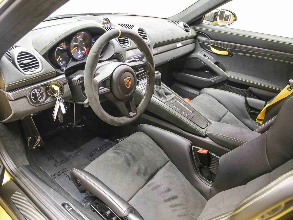 2024 Porsche 718 Cayman GT4 RS - Image 4 of 4
