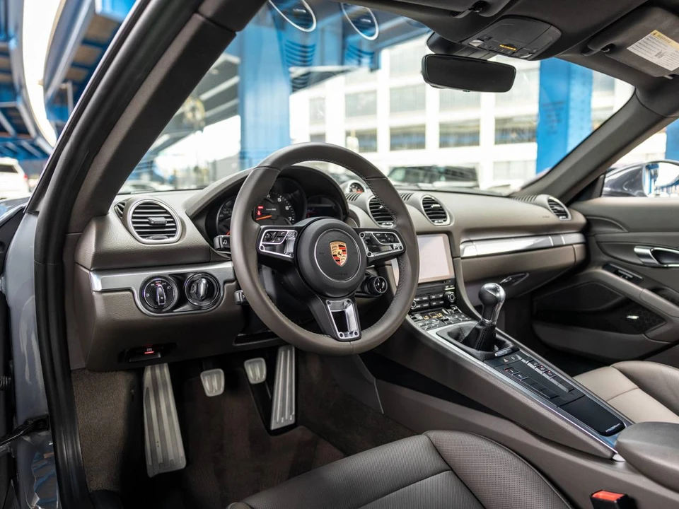 2024 Porsche 718 Cayman - Image 4 of 5