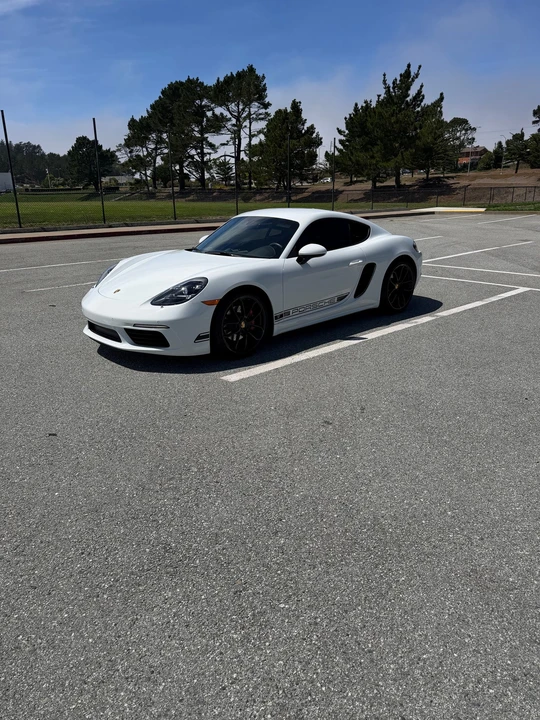 2024 Porsche 718 Cayman - Image 2 of 31